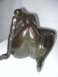 Bronze femme assise