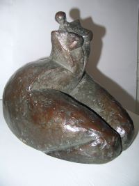 bronze, femme à genoux
